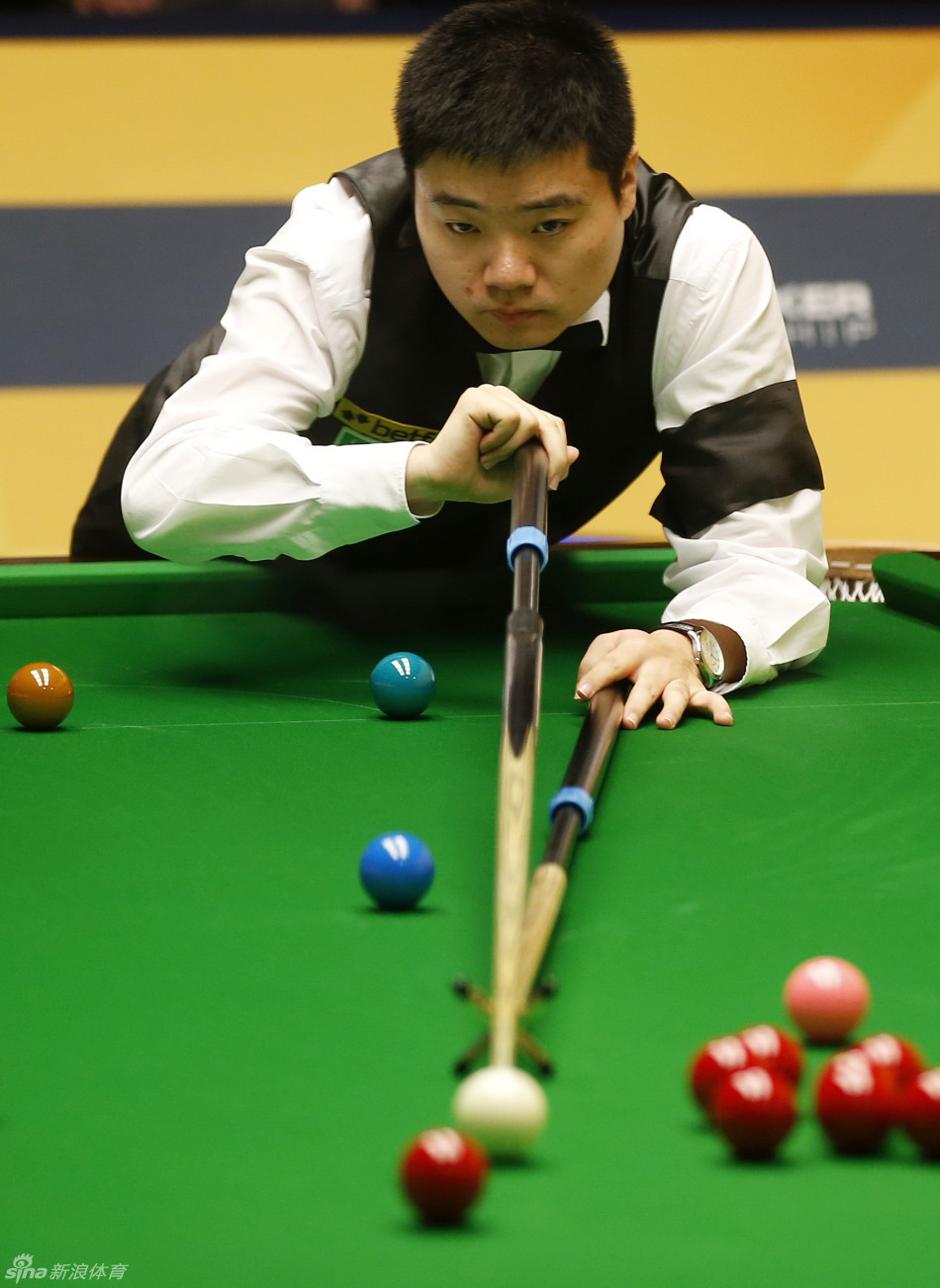 他在场上的 他在场上的