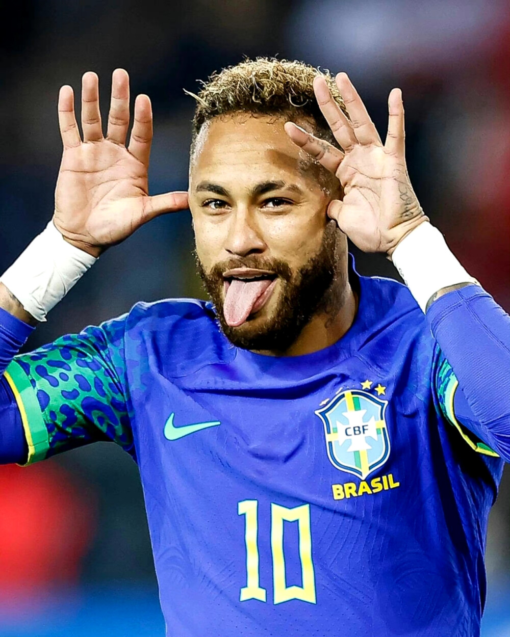 三人围抢迫 三人围抢迫