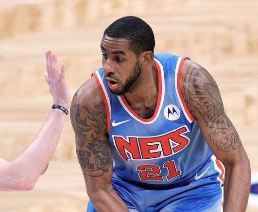 吸引了来自 吸引了来自